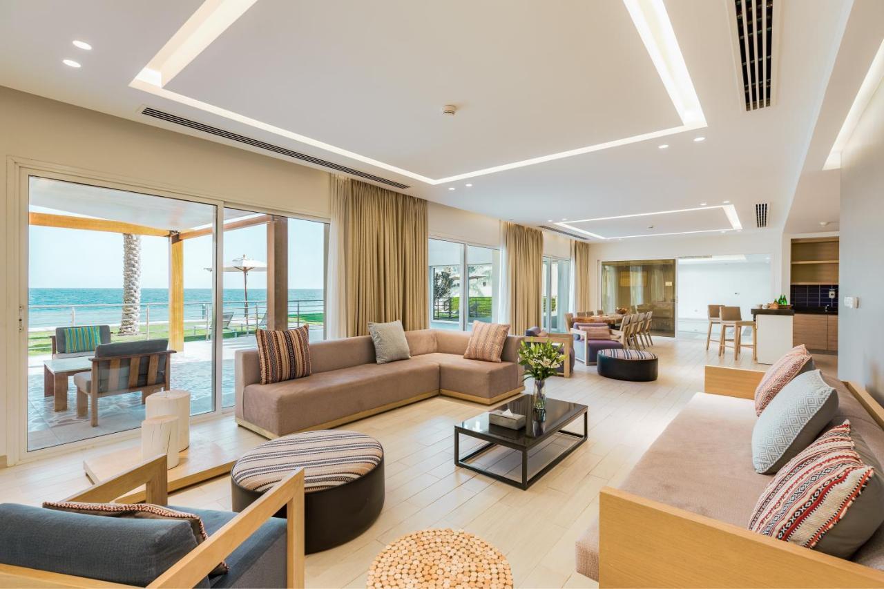 Sealine Beach, A Murwab Resort メサイード エクステリア 写真 The interior of a villa at the resort