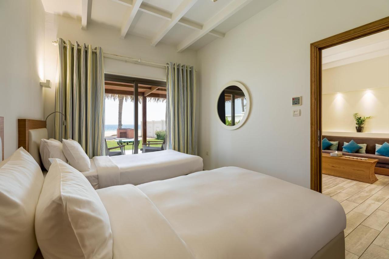 Sealine Beach, A Murwab Resort メサイード エクステリア 写真 A bedroom at the resort