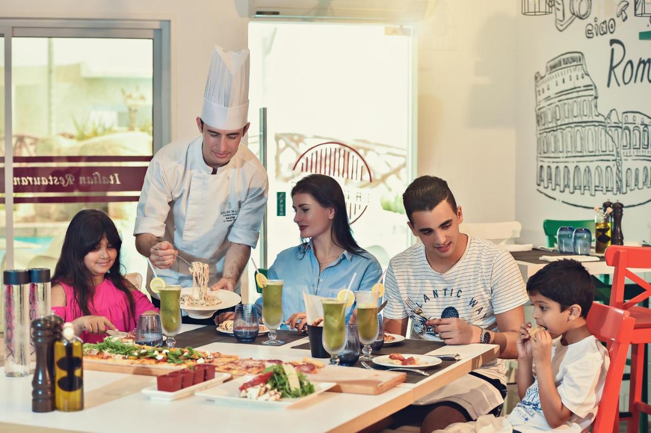 Sealine Beach, A Murwab Resort メサイード エクステリア 写真 Family dining at a restaurant