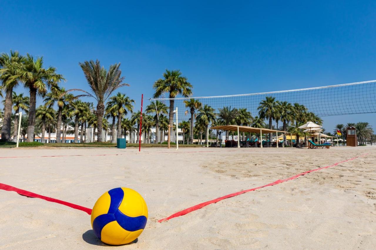 Sealine Beach, A Murwab Resort メサイード エクステリア 写真 A beach volleyball court